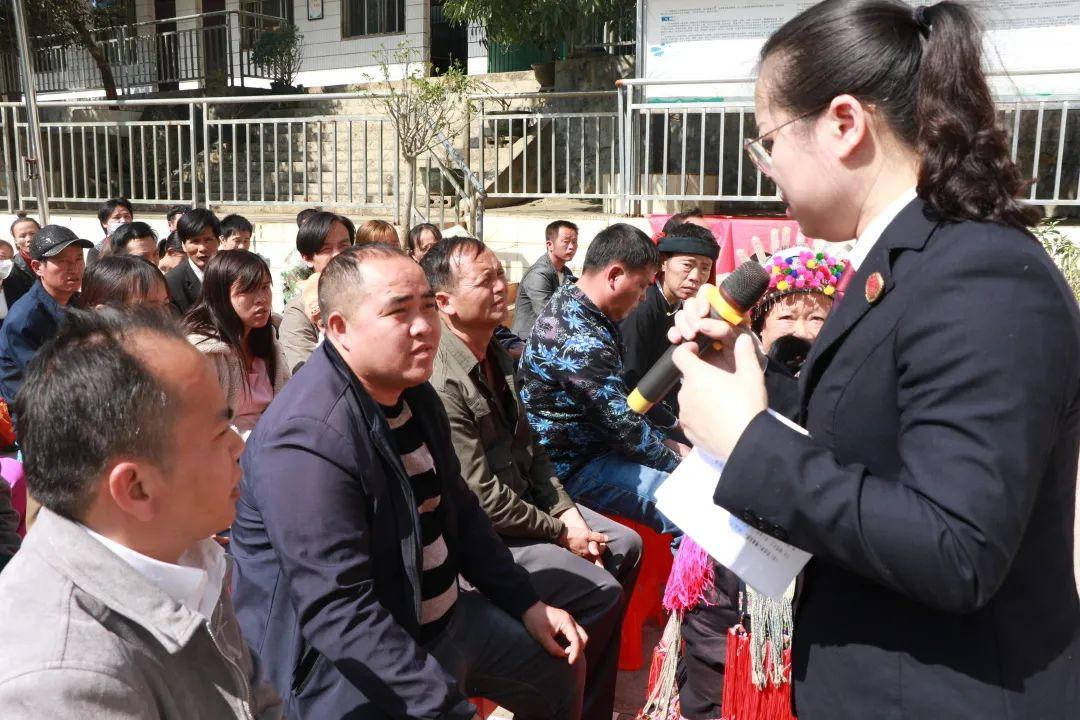 巴马瑶族自治县小学最新动态报道